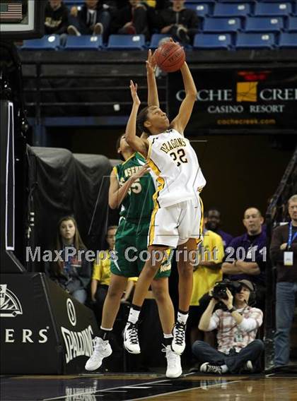 Thumbnail 3 in Bishop O'Dowd vs. St. Joseph (CIF State D3 Final) photogallery.