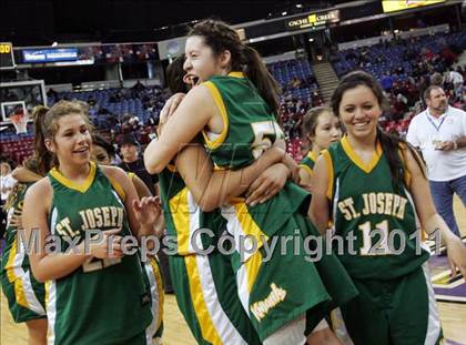 Thumbnail 2 in Bishop O'Dowd vs. St. Joseph (CIF State D3 Final) photogallery.
