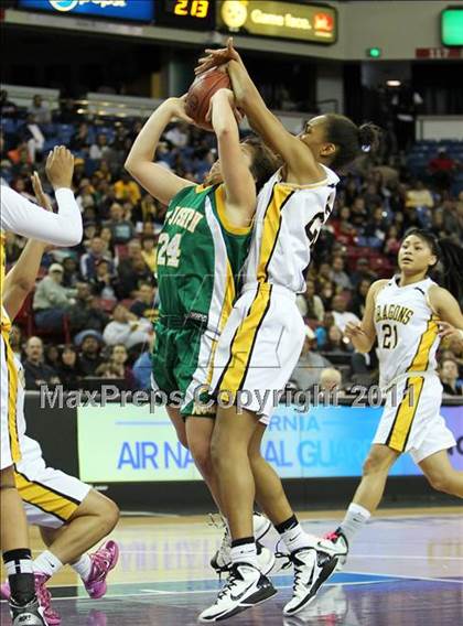 Thumbnail 2 in Bishop O'Dowd vs. St. Joseph (CIF State D3 Final) photogallery.