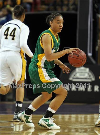 Thumbnail 2 in Bishop O'Dowd vs. St. Joseph (CIF State D3 Final) photogallery.