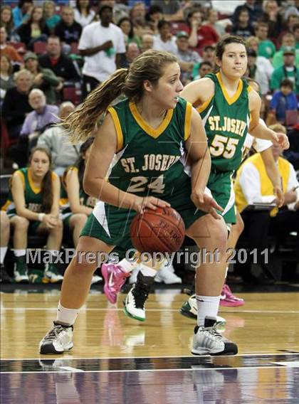 Thumbnail 1 in Bishop O'Dowd vs. St. Joseph (CIF State D3 Final) photogallery.