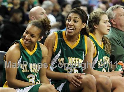 Thumbnail 2 in Bishop O'Dowd vs. St. Joseph (CIF State D3 Final) photogallery.