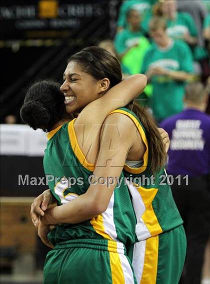 Thumbnail 1 in Bishop O'Dowd vs. St. Joseph (CIF State D3 Final) photogallery.