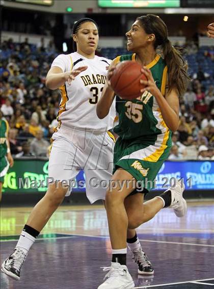 Thumbnail 3 in Bishop O'Dowd vs. St. Joseph (CIF State D3 Final) photogallery.