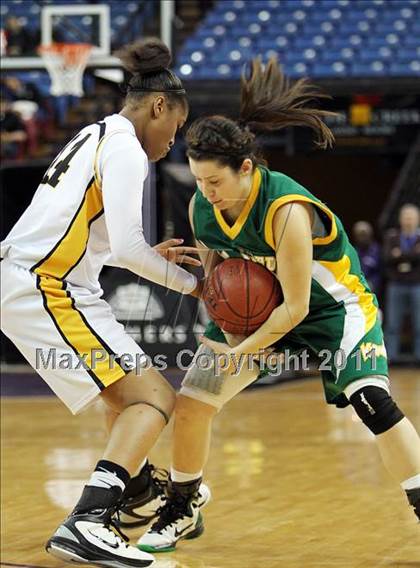Thumbnail 3 in Bishop O'Dowd vs. St. Joseph (CIF State D3 Final) photogallery.