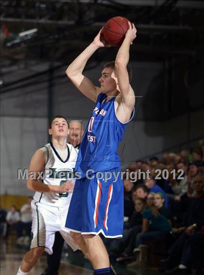 Thumbnail 1 in Appleton West @ Oshkosh North photogallery.