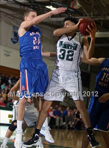 Thumbnail 3 in Appleton West @ Oshkosh North photogallery.