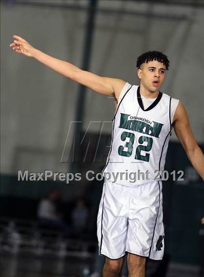 Thumbnail 1 in Appleton West @ Oshkosh North photogallery.