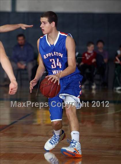 Thumbnail 1 in Appleton West @ Oshkosh North photogallery.