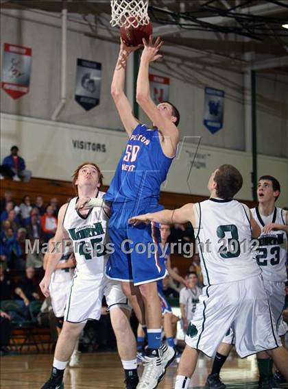 Thumbnail 1 in Appleton West @ Oshkosh North photogallery.