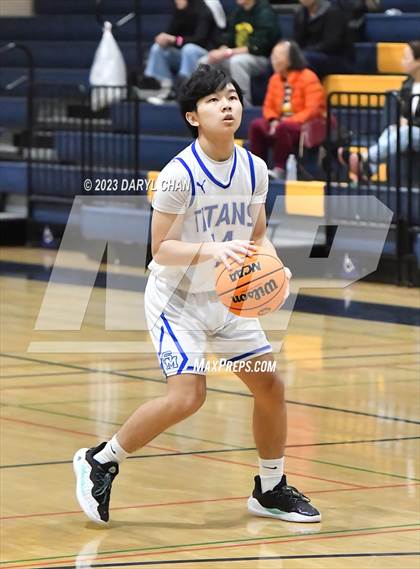 Thumbnail 3 in San Marino vs Alhambra  (San Gabriel Winter Classics Tournament) photogallery.