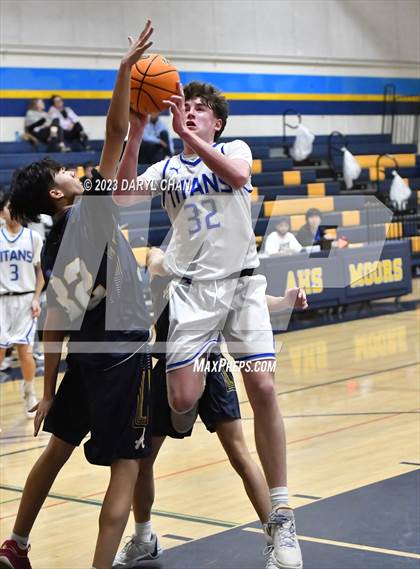 Thumbnail 2 in San Marino vs Alhambra  (San Gabriel Winter Classics Tournament) photogallery.