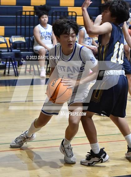Thumbnail 2 in San Marino vs Alhambra  (San Gabriel Winter Classics Tournament) photogallery.