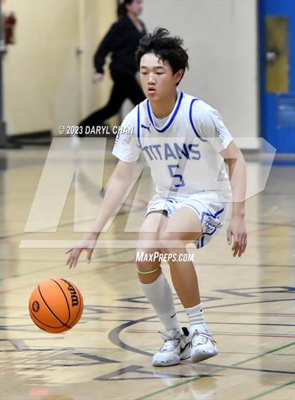 Thumbnail 2 in San Marino vs Alhambra  (San Gabriel Winter Classics Tournament) photogallery.