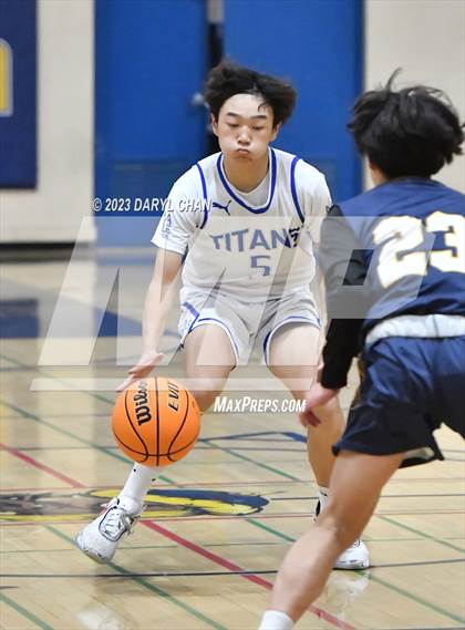 Thumbnail 2 in San Marino vs Alhambra  (San Gabriel Winter Classics Tournament) photogallery.