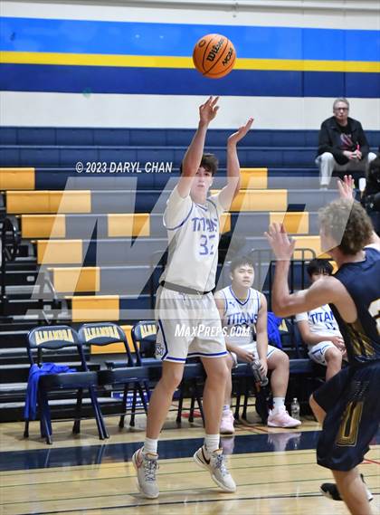 Thumbnail 1 in San Marino vs Alhambra  (San Gabriel Winter Classics Tournament) photogallery.