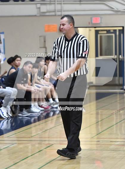 Thumbnail 3 in San Marino vs Alhambra  (San Gabriel Winter Classics Tournament) photogallery.