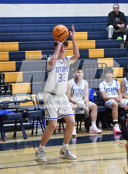 Thumbnail 3 in San Marino vs Alhambra  (San Gabriel Winter Classics Tournament) photogallery.