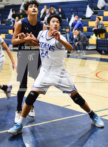 Thumbnail 2 in San Marino vs Alhambra  (San Gabriel Winter Classics Tournament) photogallery.