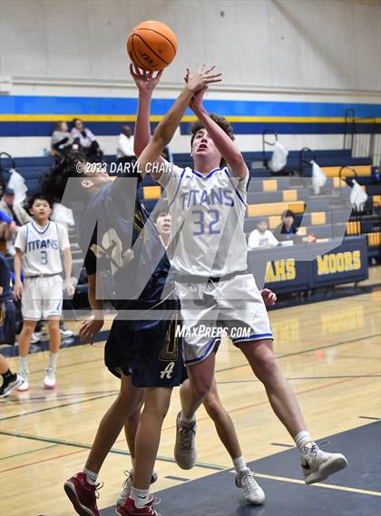 Thumbnail 3 in San Marino vs Alhambra  (San Gabriel Winter Classics Tournament) photogallery.