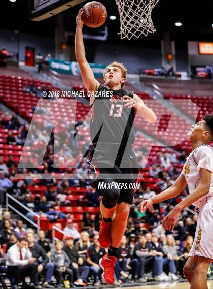 Thumbnail 2 in El Camino vs. Santa Fe Christian (CIF SDS D1 Final) photogallery.