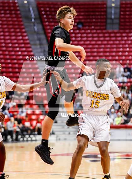 Thumbnail 3 in El Camino vs. Santa Fe Christian (CIF SDS D1 Final) photogallery.