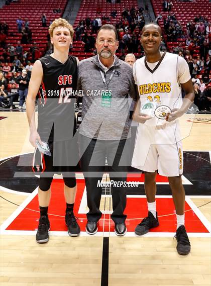 Thumbnail 2 in El Camino vs. Santa Fe Christian (CIF SDS D1 Final) photogallery.
