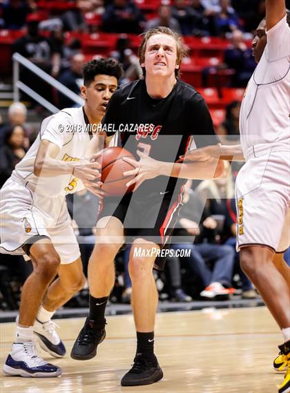 Thumbnail 2 in El Camino vs. Santa Fe Christian (CIF SDS D1 Final) photogallery.