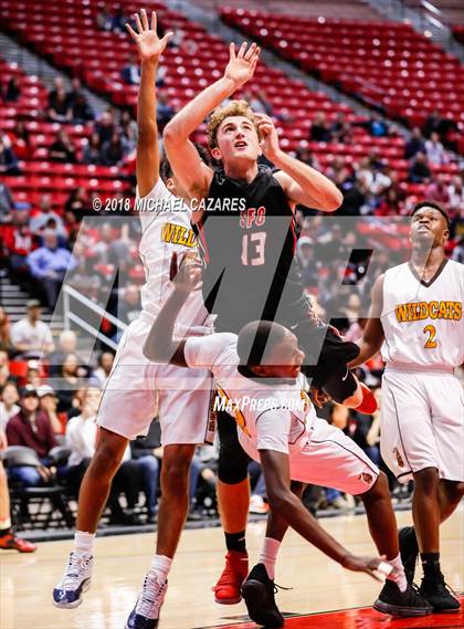 Thumbnail 2 in El Camino vs. Santa Fe Christian (CIF SDS D1 Final) photogallery.