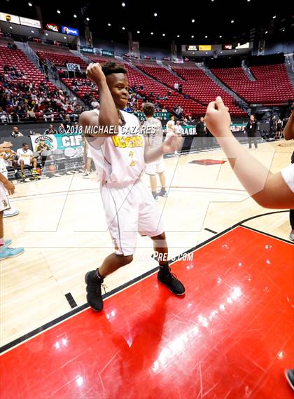 Thumbnail 2 in El Camino vs. Santa Fe Christian (CIF SDS D1 Final) photogallery.