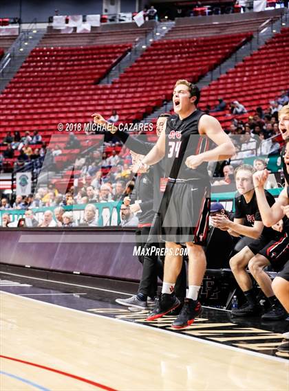Thumbnail 1 in El Camino vs. Santa Fe Christian (CIF SDS D1 Final) photogallery.