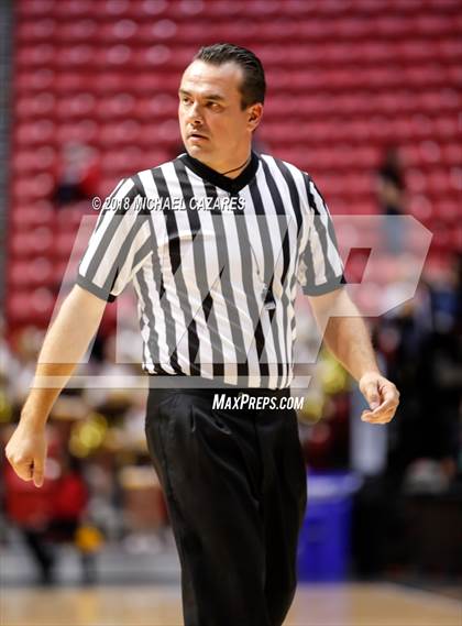 Thumbnail 2 in El Camino vs. Santa Fe Christian (CIF SDS D1 Final) photogallery.