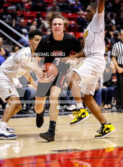 Thumbnail 1 in El Camino vs. Santa Fe Christian (CIF SDS D1 Final) photogallery.