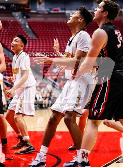 Thumbnail 1 in El Camino vs. Santa Fe Christian (CIF SDS D1 Final) photogallery.