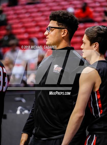 Thumbnail 2 in El Camino vs. Santa Fe Christian (CIF SDS D1 Final) photogallery.