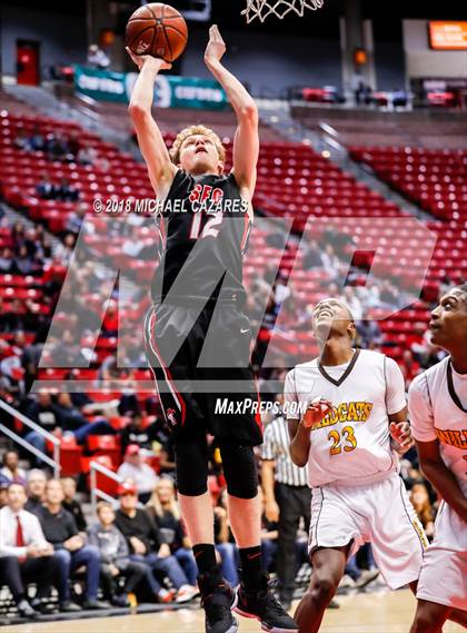 Thumbnail 3 in El Camino vs. Santa Fe Christian (CIF SDS D1 Final) photogallery.