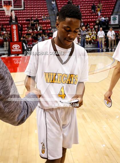 Thumbnail 2 in El Camino vs. Santa Fe Christian (CIF SDS D1 Final) photogallery.