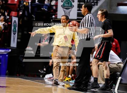 Thumbnail 2 in El Camino vs. Santa Fe Christian (CIF SDS D1 Final) photogallery.