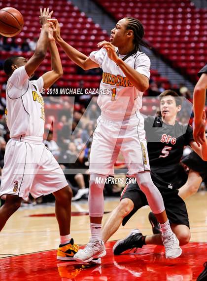 Thumbnail 3 in El Camino vs. Santa Fe Christian (CIF SDS D1 Final) photogallery.