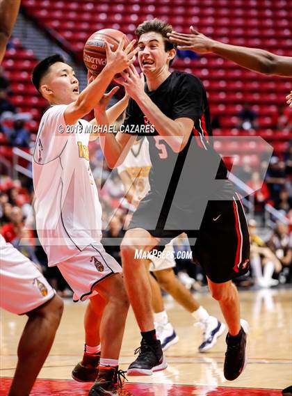 Thumbnail 3 in El Camino vs. Santa Fe Christian (CIF SDS D1 Final) photogallery.