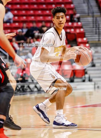 Thumbnail 2 in El Camino vs. Santa Fe Christian (CIF SDS D1 Final) photogallery.