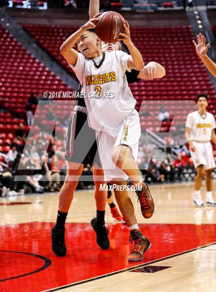 Thumbnail 2 in El Camino vs. Santa Fe Christian (CIF SDS D1 Final) photogallery.