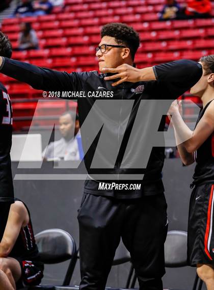 Thumbnail 3 in El Camino vs. Santa Fe Christian (CIF SDS D1 Final) photogallery.
