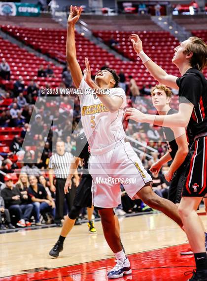 Thumbnail 1 in El Camino vs. Santa Fe Christian (CIF SDS D1 Final) photogallery.