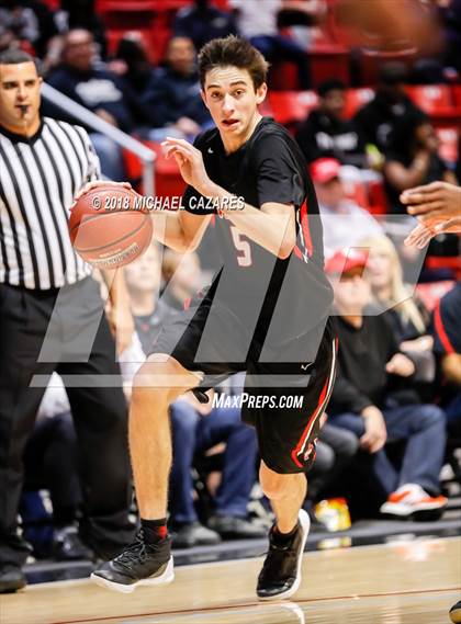 Thumbnail 1 in El Camino vs. Santa Fe Christian (CIF SDS D1 Final) photogallery.