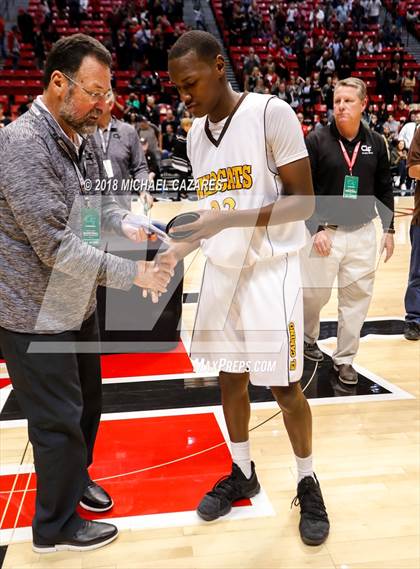 Thumbnail 2 in El Camino vs. Santa Fe Christian (CIF SDS D1 Final) photogallery.