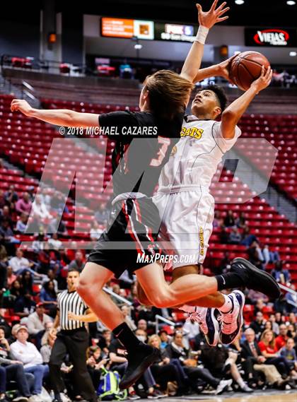 Thumbnail 1 in El Camino vs. Santa Fe Christian (CIF SDS D1 Final) photogallery.