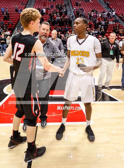 Thumbnail 1 in El Camino vs. Santa Fe Christian (CIF SDS D1 Final) photogallery.