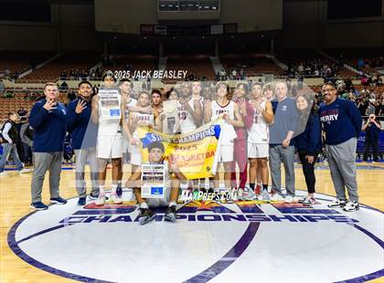 Thumbnail 2 in Perry vs Sunnyslope (AIA Open Final Awards) photogallery.