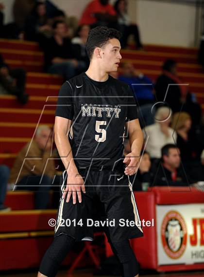 Thumbnail 2 in Archbishop Mitty vs. St. Francis (Father Barry Christmas Classic) photogallery.